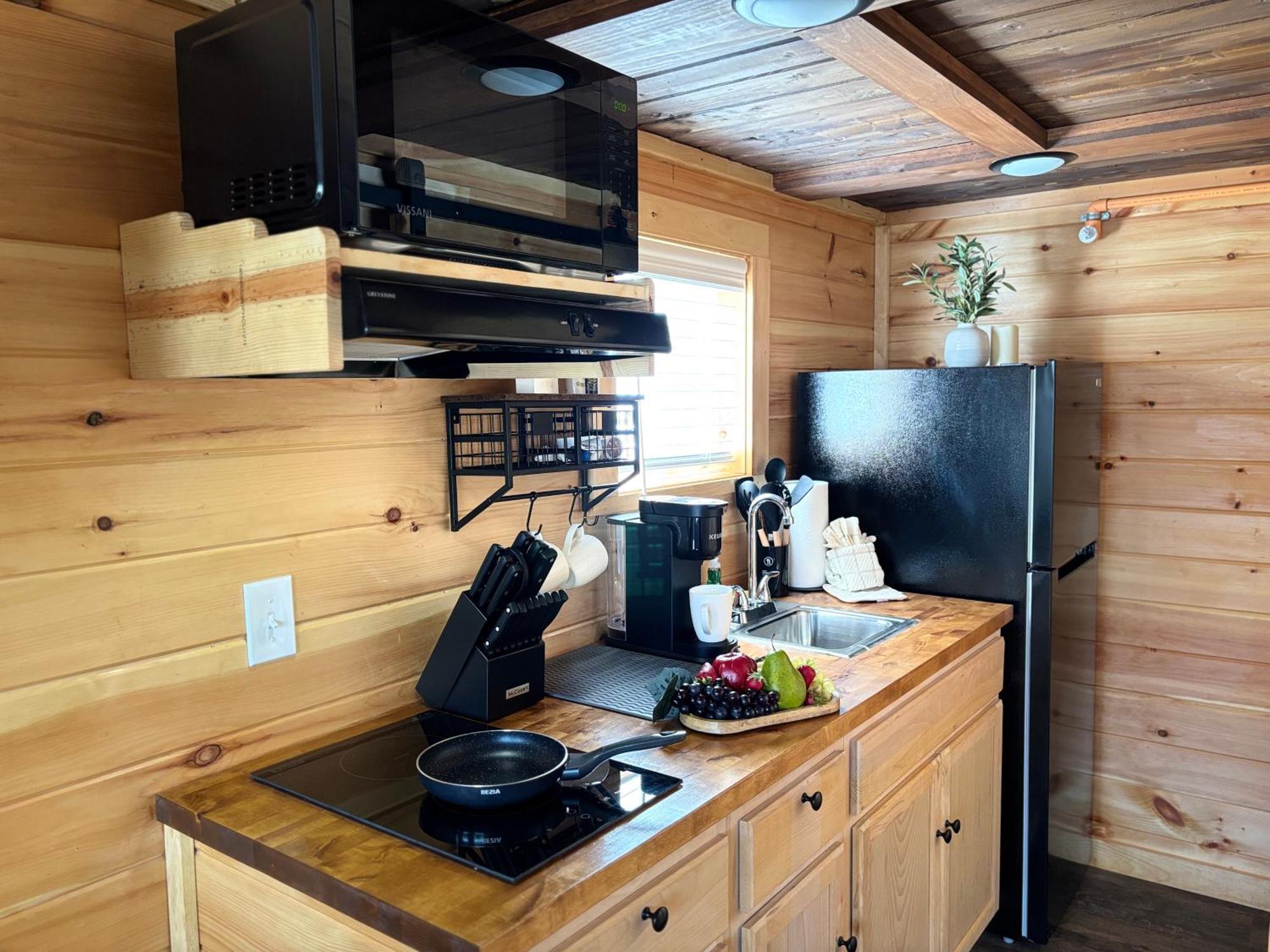 Sojourn Lodging Севьервилл Экстерьер фото
